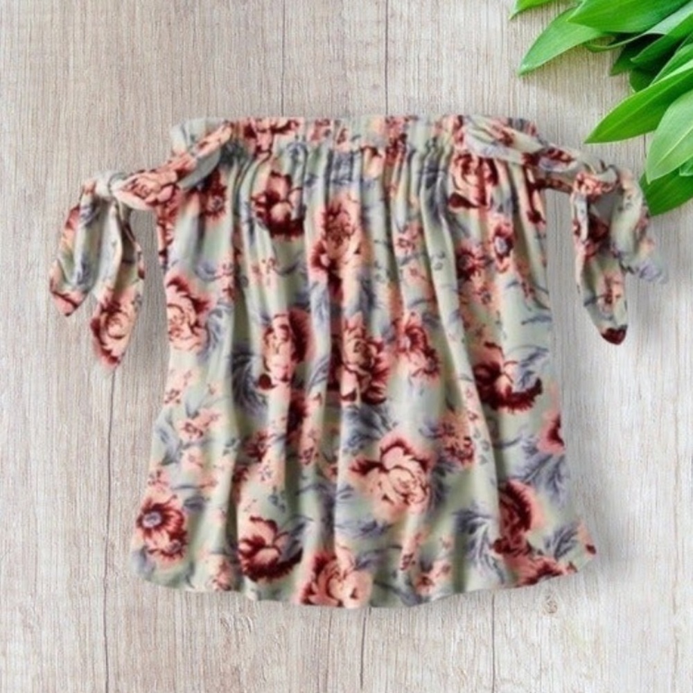 American Eagle Off the Shoulder Tied Floral Top